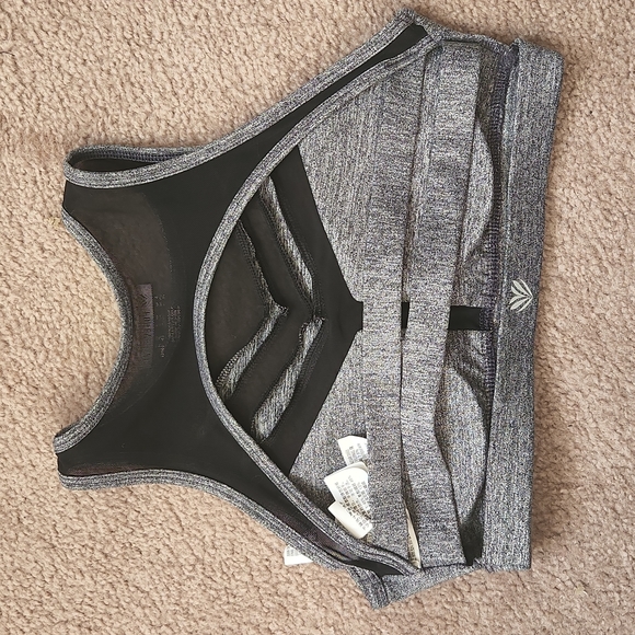 Mesh Open Back Sports Bra - Picture 2 of 7